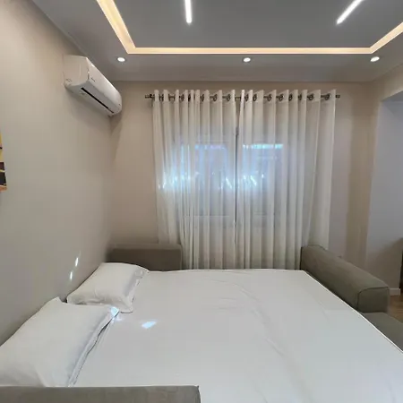 Leti Pazari I Ri * 地拉那